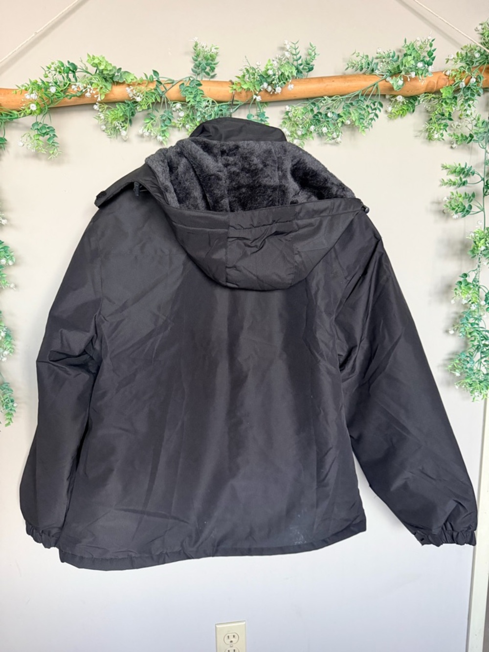 Waterproof Hooded Fleece Lined Black Jacket Size L - Picture 5 of 6